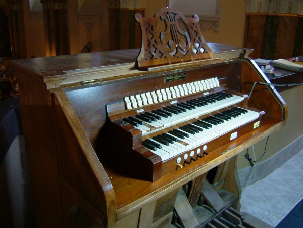 Die frühere Orgel der Kirche